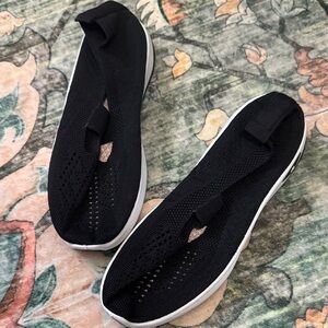 Black Women's Flats